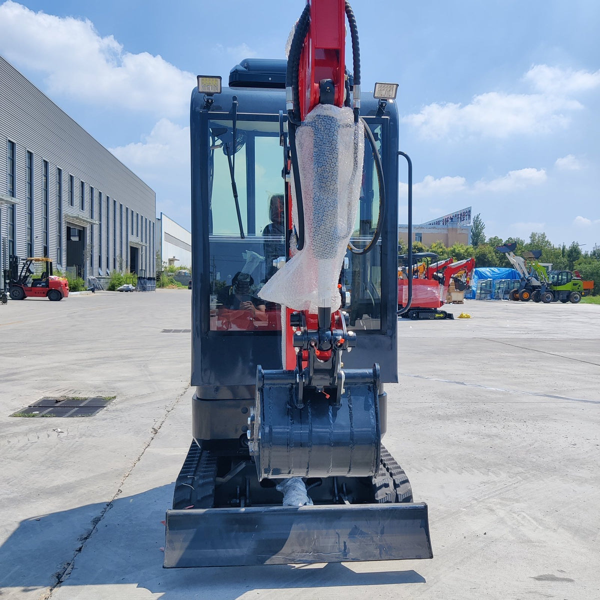 TYPHON TERROR XVIII Prestige 2 Ton Mini Excavator, KUBOTA Diesel Engine