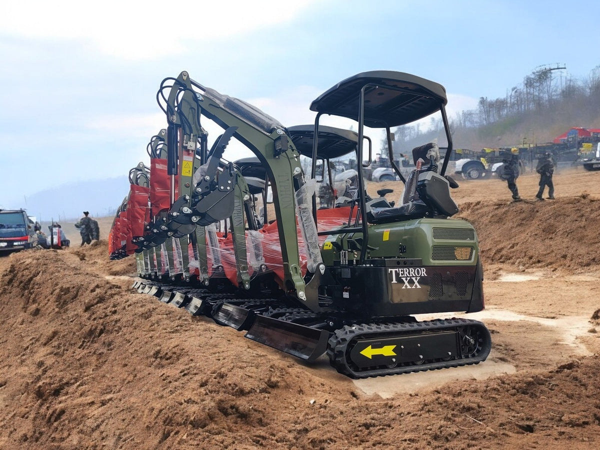 TYPHON TERROR XX Green 2025 4000 lb Mini Excavator Kubota D902 Engine
