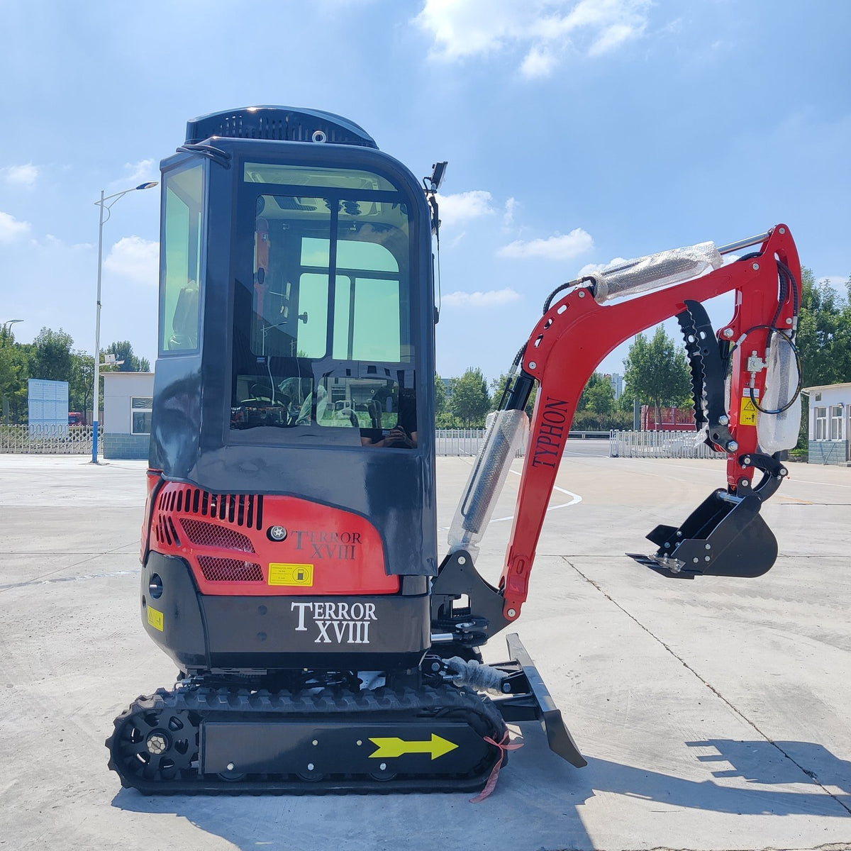 TYPHON TERROR XVIII Prestige 2 Ton Mini Excavator, KUBOTA Diesel Engine