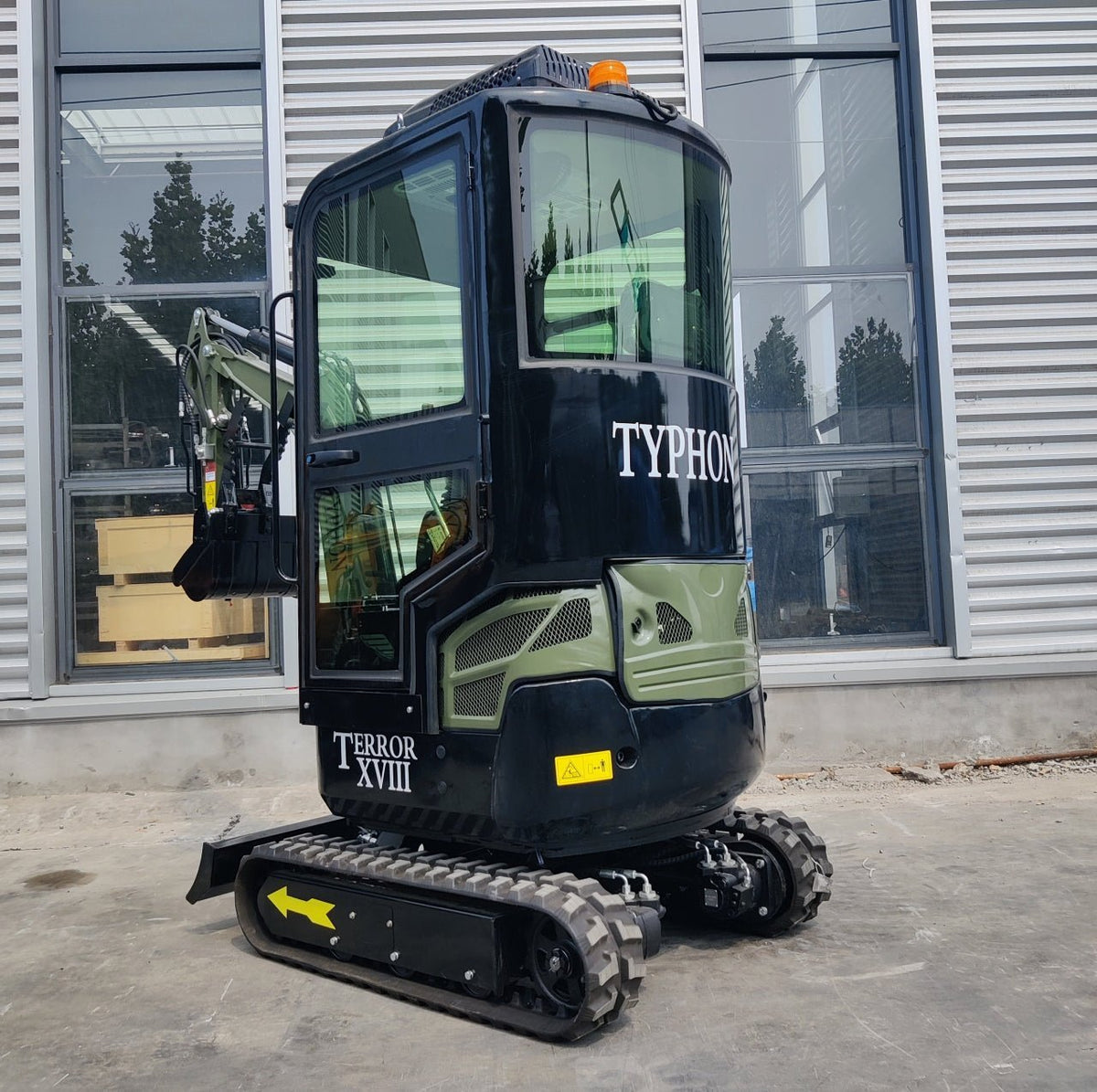 TYPHON TERROR XVIII Prestige 2 Ton Mini Excavator KUBOTA Diesel Engine